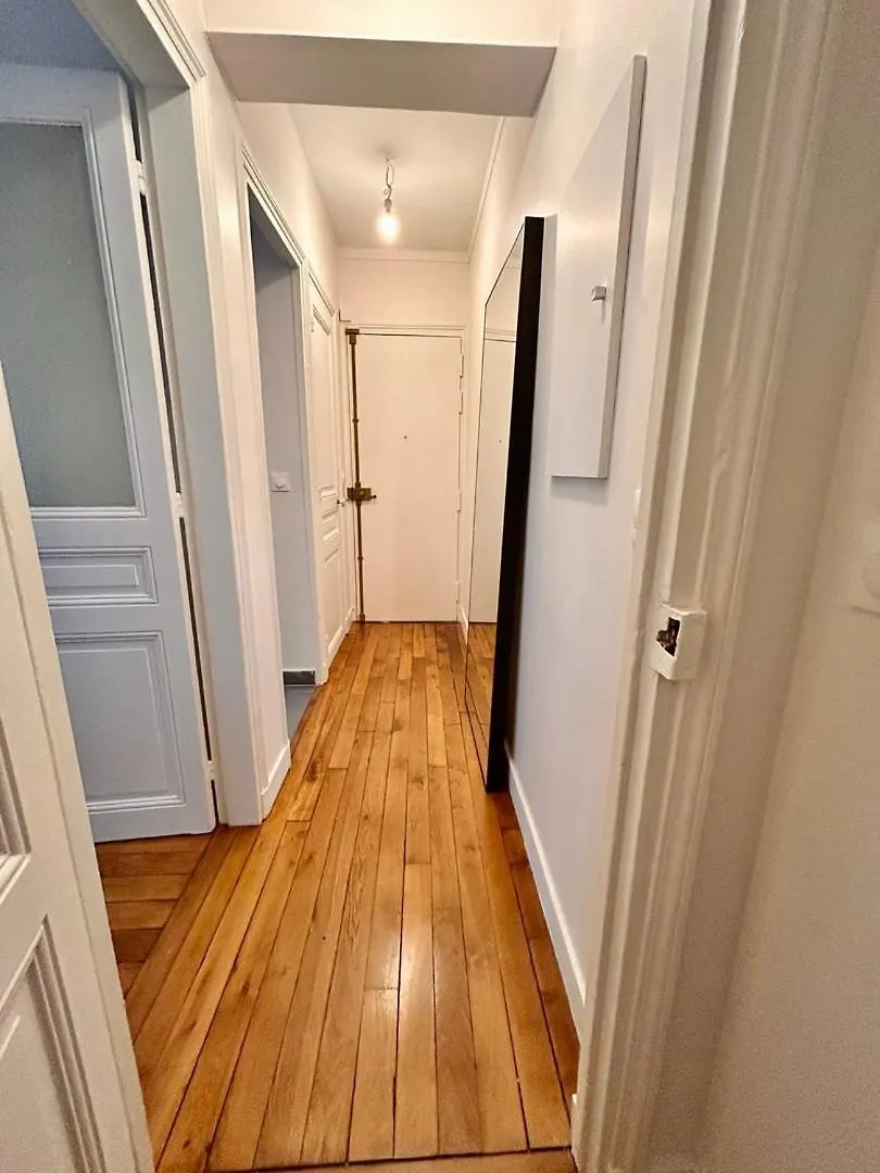 Parisian Nest Apartment 0*, Paris France